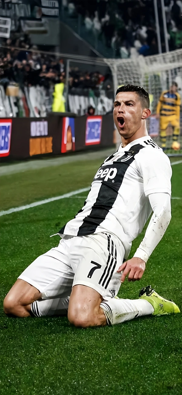 Download Cristiano Ronaldo wallpapers mobe5g 3